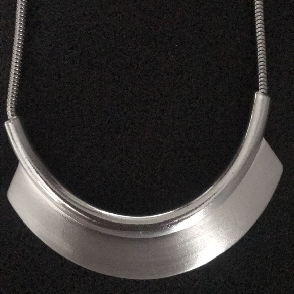 Silver statement necklace - Picture 2 of 4